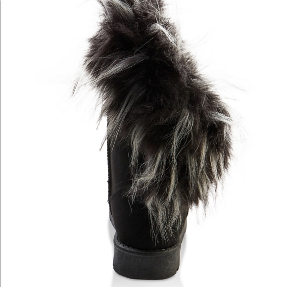 New Glam Frozen Suede Booties. - Picture 3 of 3